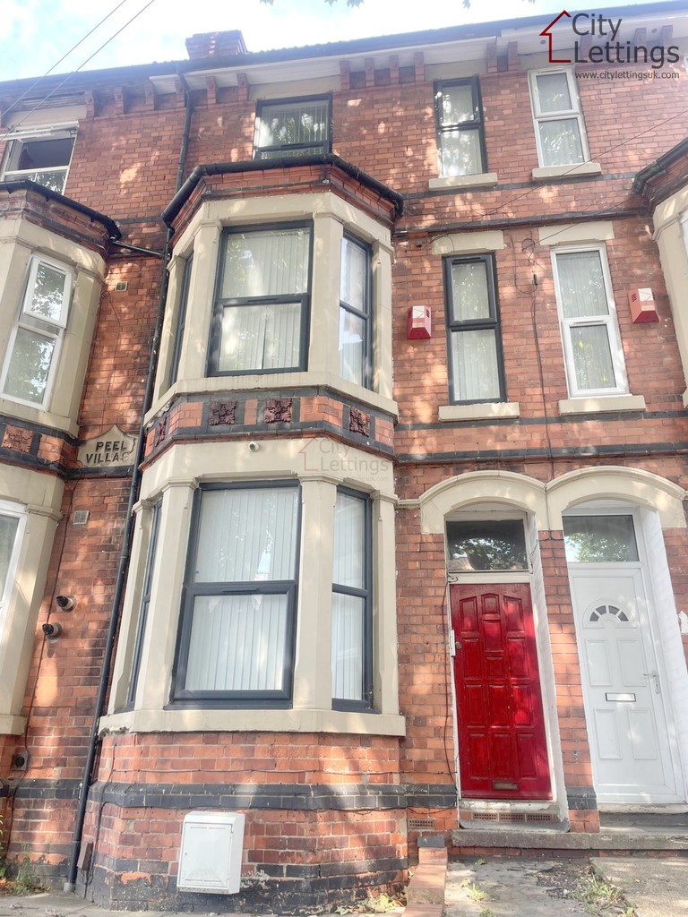 Well presented ground floor flat 
